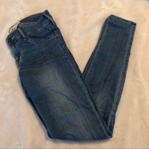 🌟2 FOR 25🌟Medium Wash Hollister Skinny Jeans